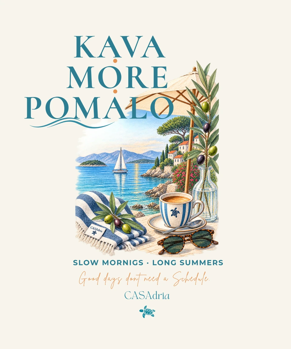 Originales CASAdria-Design Kava More Pomalo mit Kaffeetasse, Segelboot und Olivenzweig.